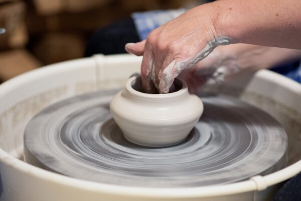 hub, volume, pottery-3852530.jpg